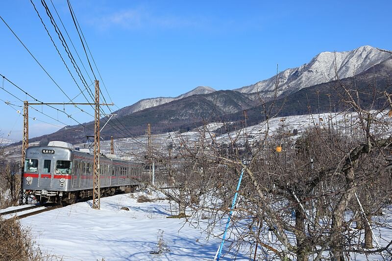 http://ayu2.com/train/trainphoto/230107%E9%95%B7%E9%87%8E%E9%9B%BB%E9%89%843500%E7%B3%BBEOS028.jpg