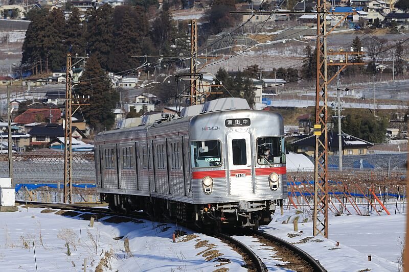 http://ayu2.com/train/trainphoto/230107%E9%95%B7%E9%87%8E%E9%9B%BB%E9%89%843500%E7%B3%BBEOS040.jpg