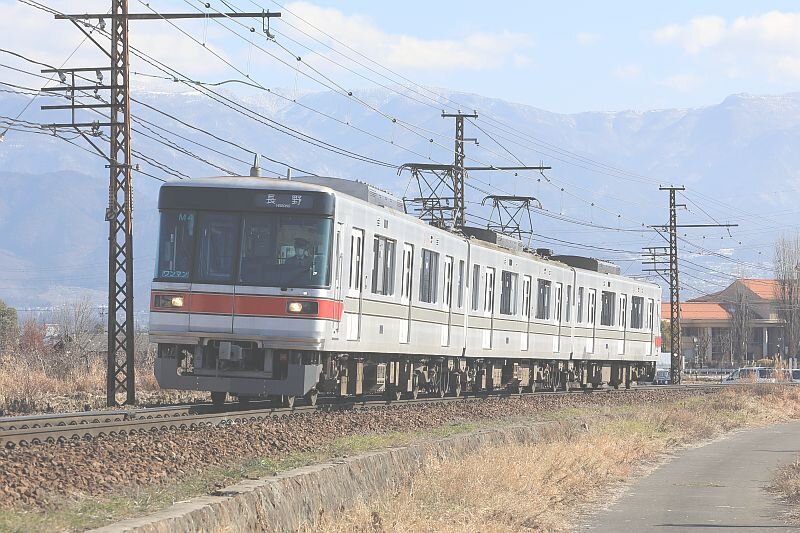 http://ayu2.com/train/trainphoto/230107%E9%95%B7%E9%87%8E%E9%9B%BB%E9%89%843500%E7%B3%BBEOS070.jpg