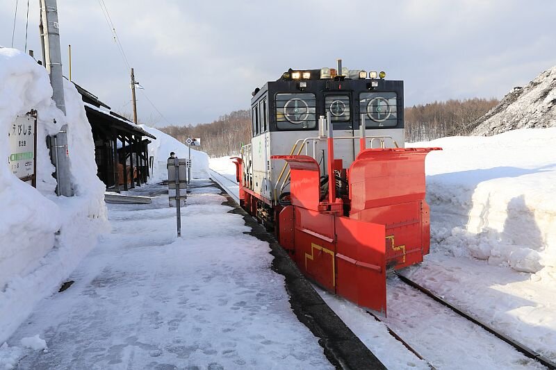 http://ayu2.com/train/trainphoto/230301%E7%95%99%E8%90%8C%E6%9C%AC%E7%B7%9AEOS070.jpg