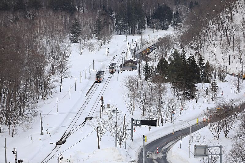 http://ayu2.com/train/trainphoto/230301%E7%95%99%E8%90%8C%E6%9C%AC%E7%B7%9AEOS098.jpg