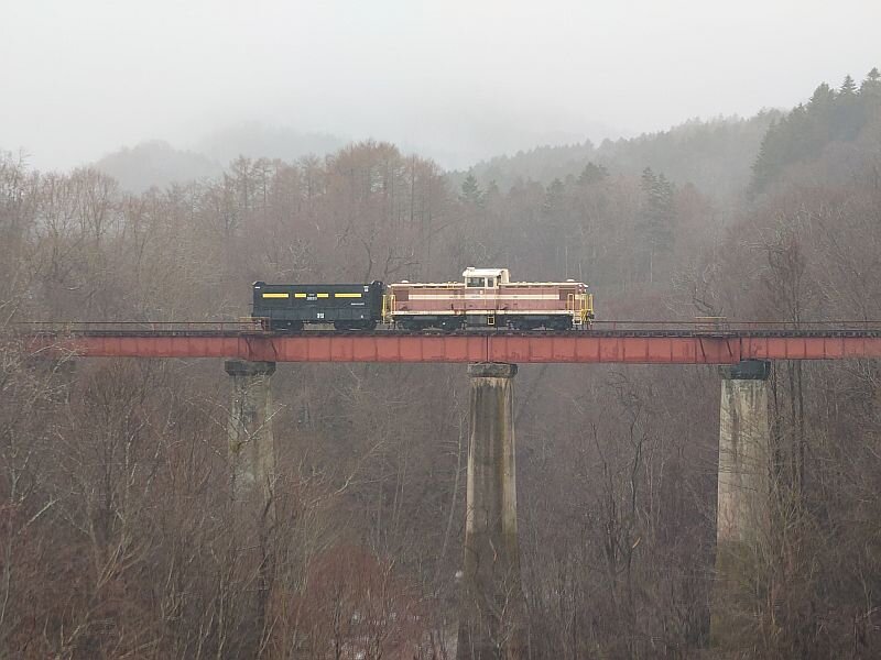 http://ayu2.com/train/trainphoto/230416%E8%B5%A4%E5%B9%B3%E7%AB%AA%E5%9D%91%E3%81%BB%E3%81%8B058.jpg